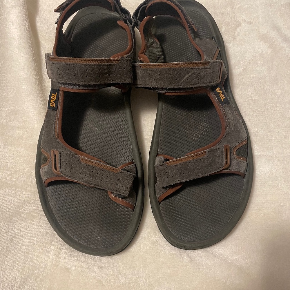 Men’s Tevas Size 14
